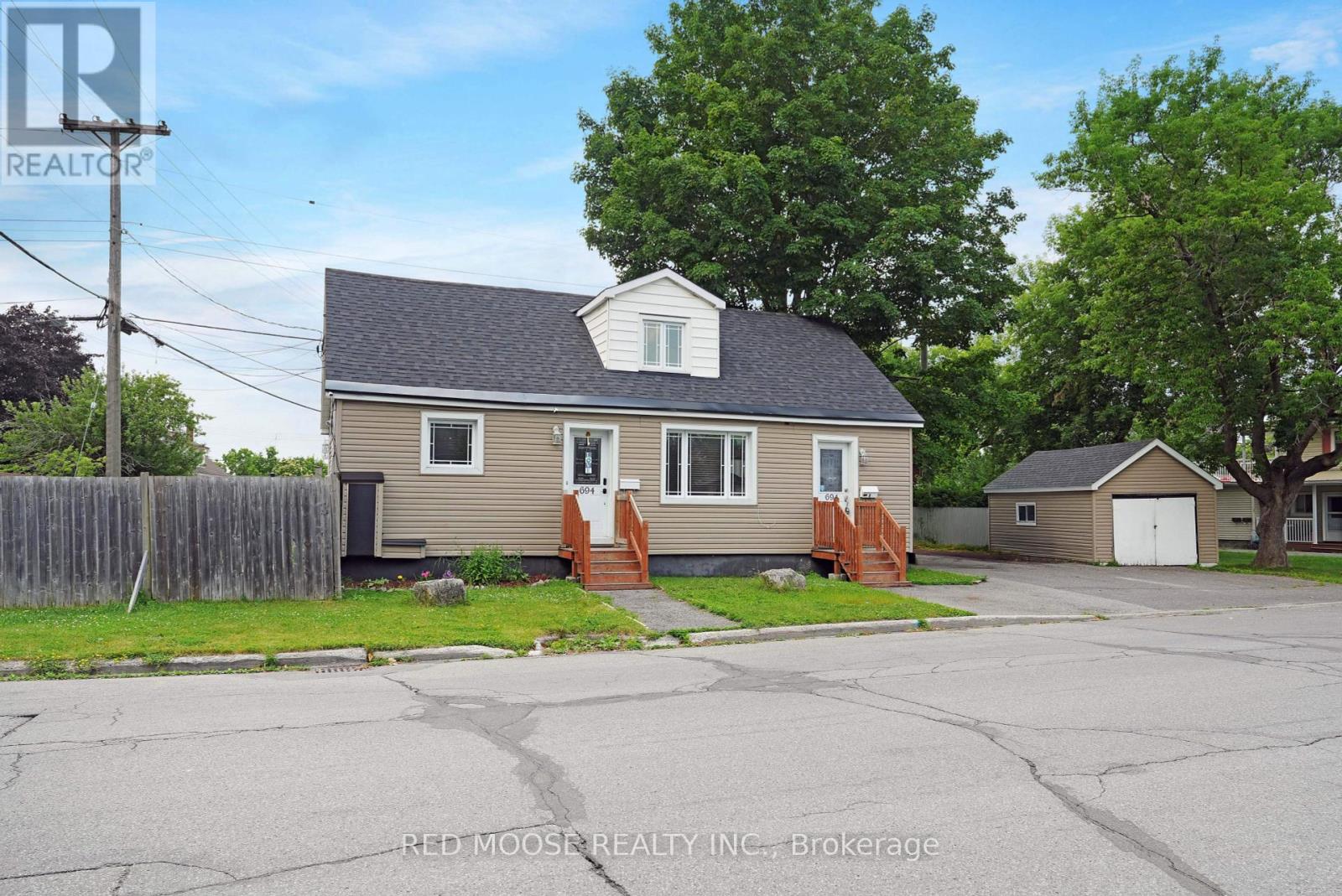 Property at 694 DE L'EGLISE STREET image 1