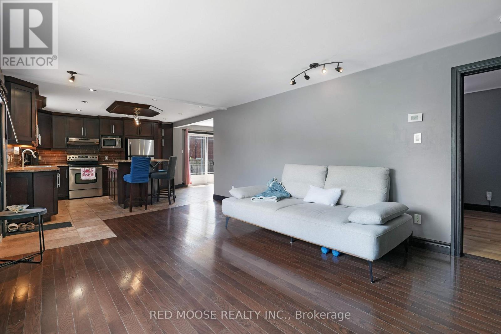 694 De L'eglise Street, Ottawa, Ontario  K1K 3K2 - Photo 14 - X12286832