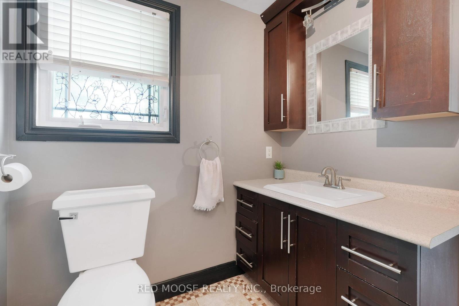 694 De L'eglise Street, Ottawa, Ontario  K1K 3K2 - Photo 17 - X12286832