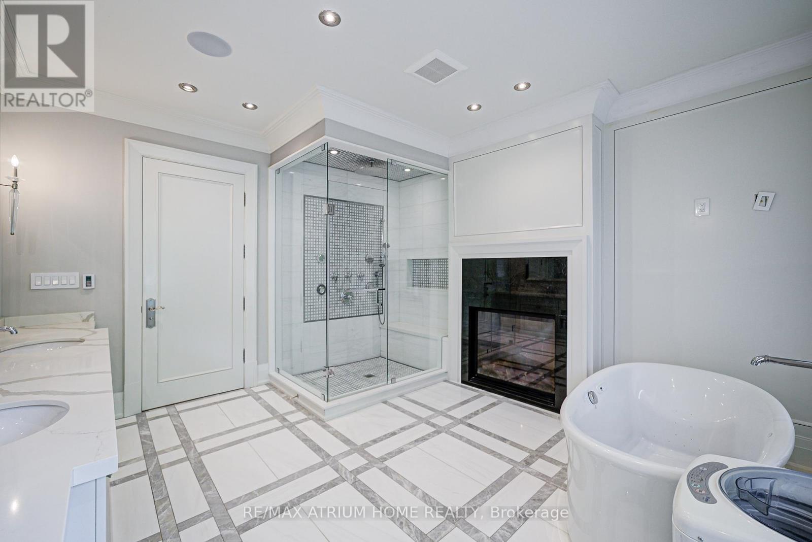 45 Boyle Drive, Richmond Hill (South Richvale), Ontario  L4C 6C8 - Photo 29 - N12286777