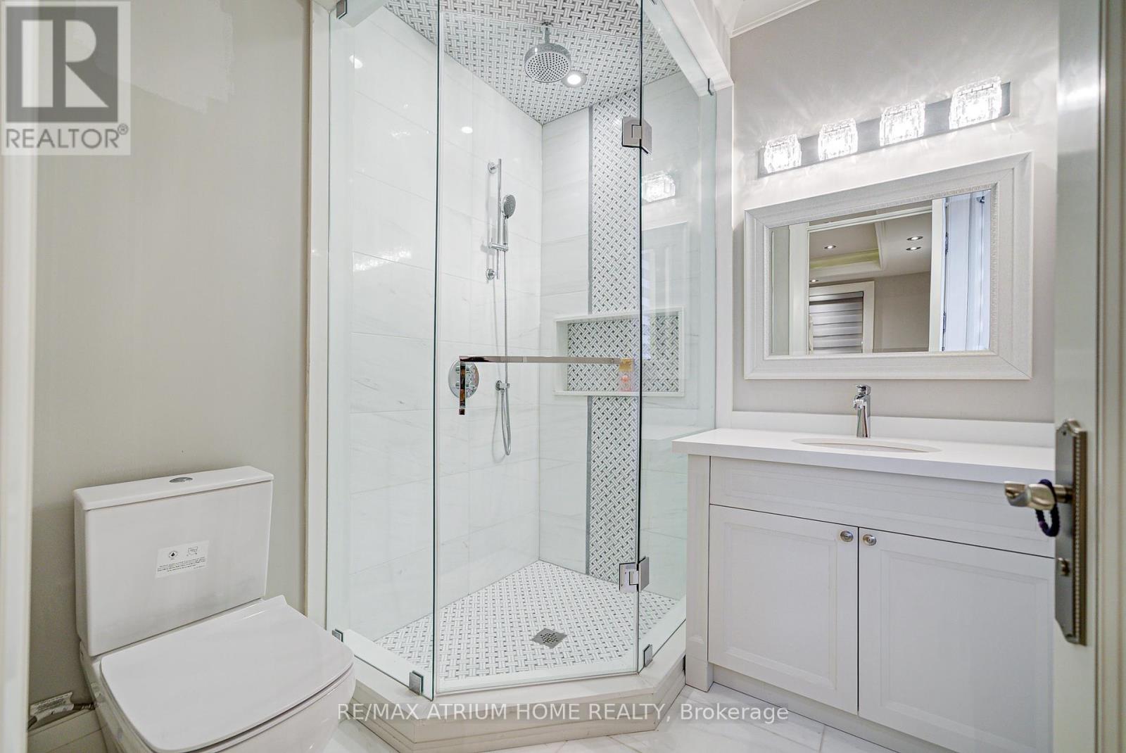 45 Boyle Drive, Richmond Hill (South Richvale), Ontario  L4C 6C8 - Photo 34 - N12286777
