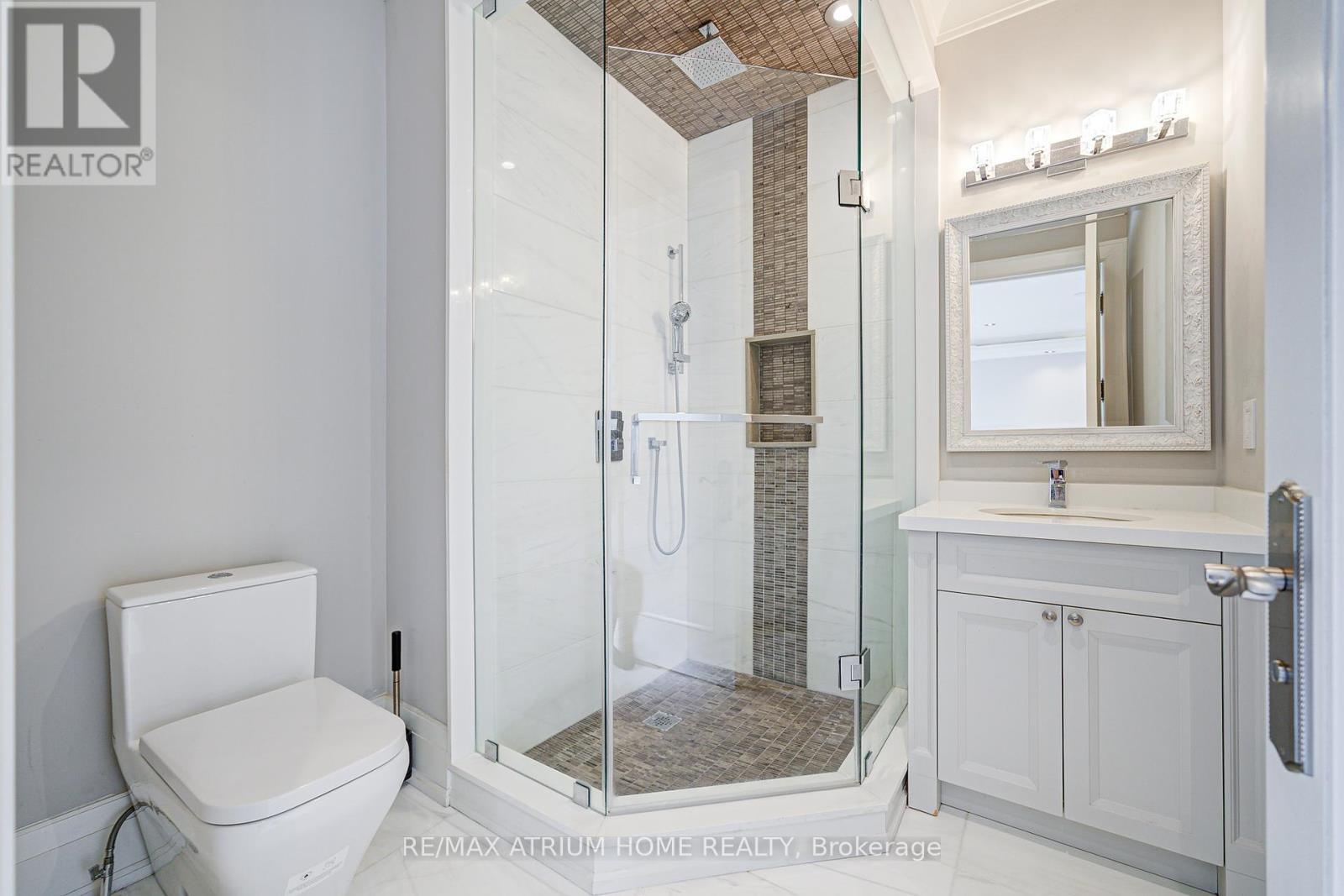 45 Boyle Drive, Richmond Hill (South Richvale), Ontario  L4C 6C8 - Photo 38 - N12286777