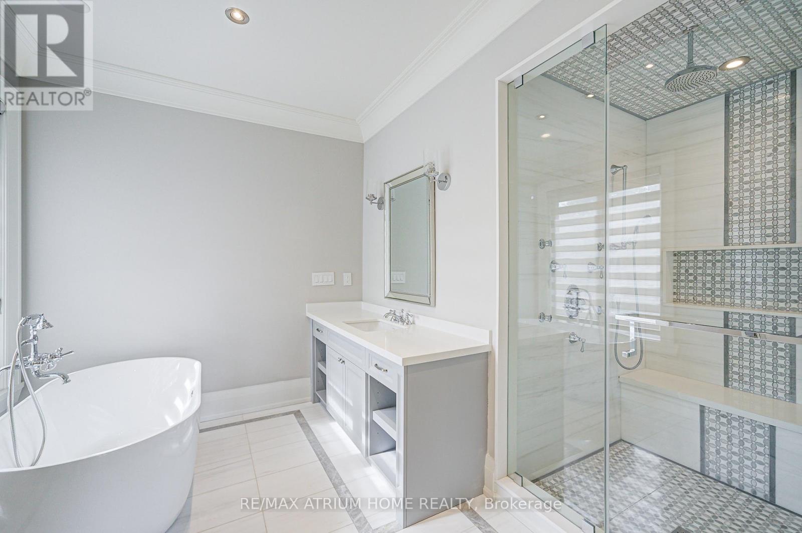 45 Boyle Drive, Richmond Hill (South Richvale), Ontario  L4C 6C8 - Photo 40 - N12286777