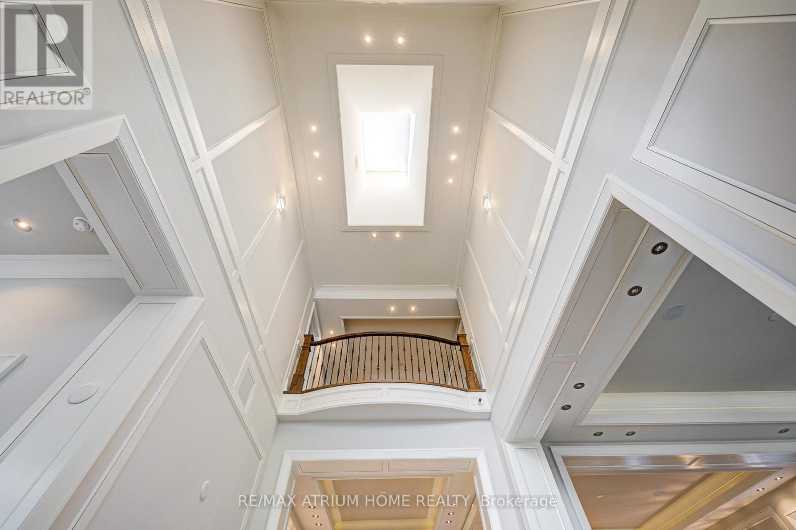 45 Boyle Drive, Richmond Hill (South Richvale), Ontario  L4C 6C8 - Photo 7 - N12286777