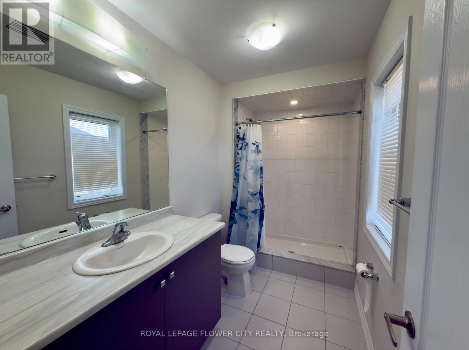 60 Whithorn Crescent, Haldimand, Ontario  N3W 0E5 - Photo 13 - X12286712