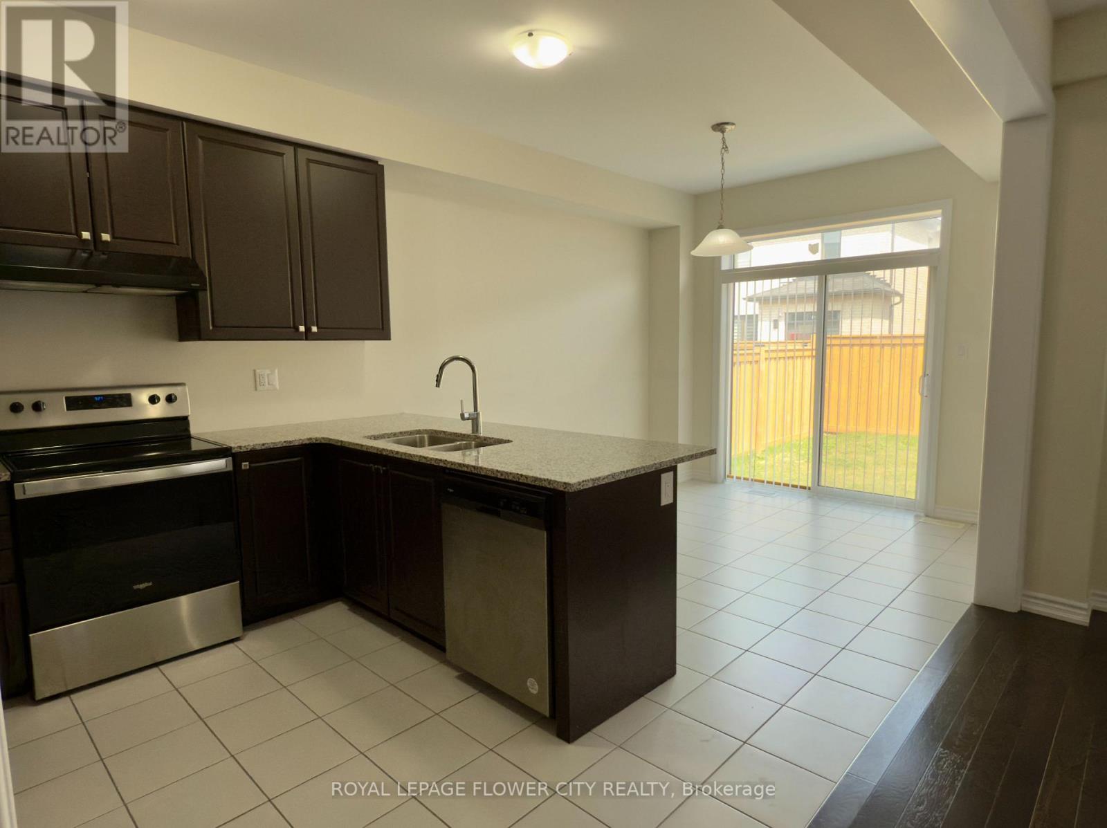 60 Whithorn Crescent, Haldimand, Ontario  N3W 0E5 - Photo 5 - X12286712