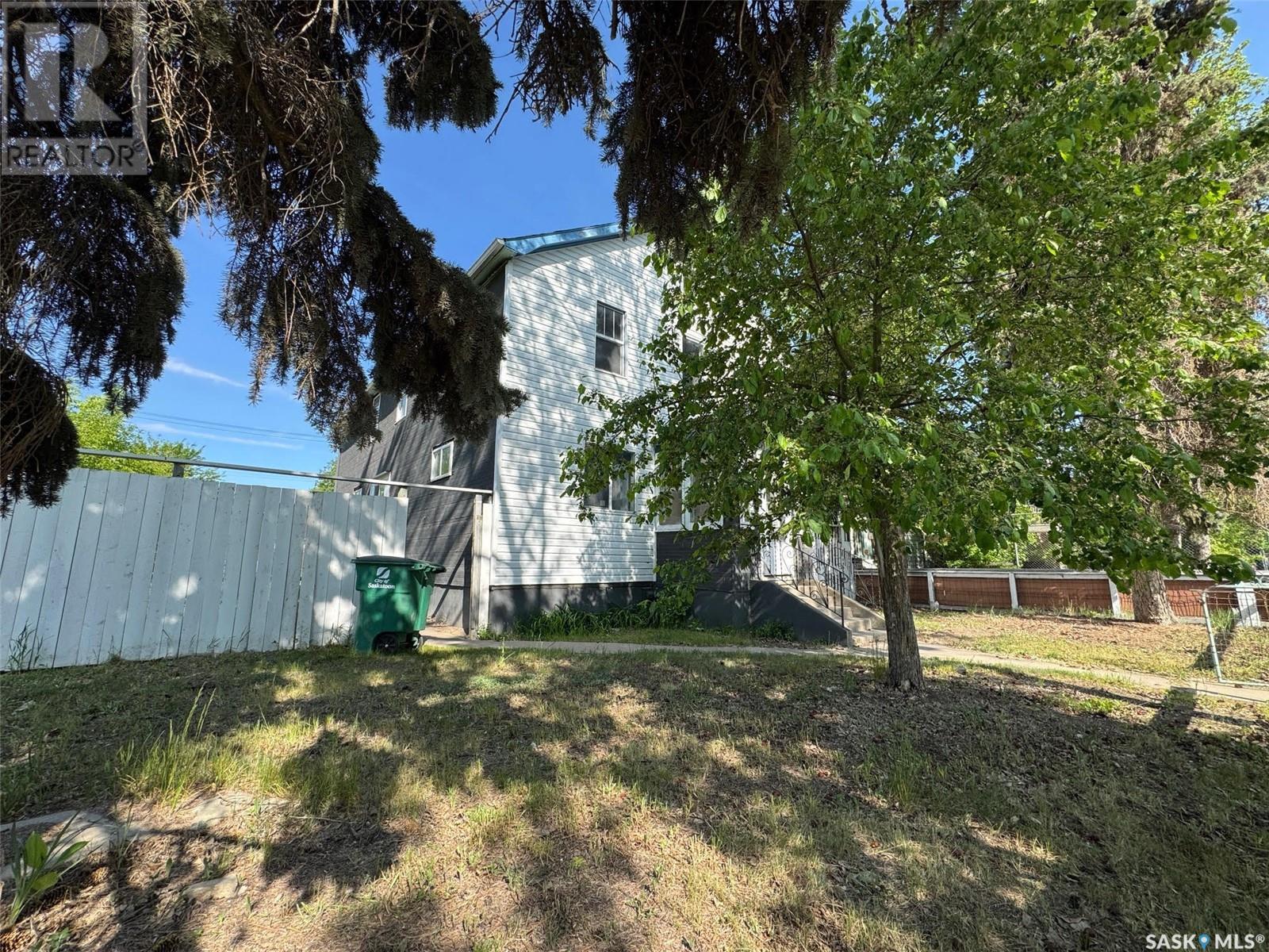 319 H Avenue S, Saskatoon, Saskatchewan  S7M 1W4 - Photo 3 - SK012723