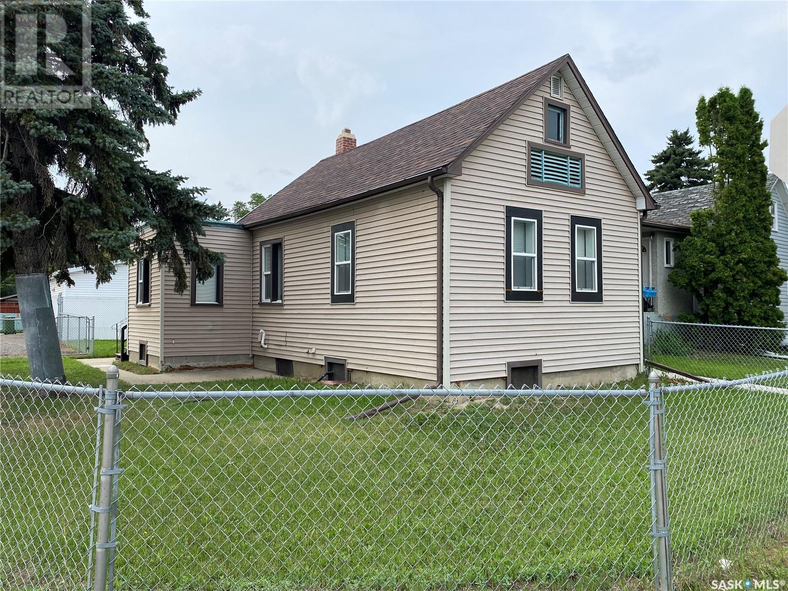 702 12th AVENUE, regina, Saskatchewan