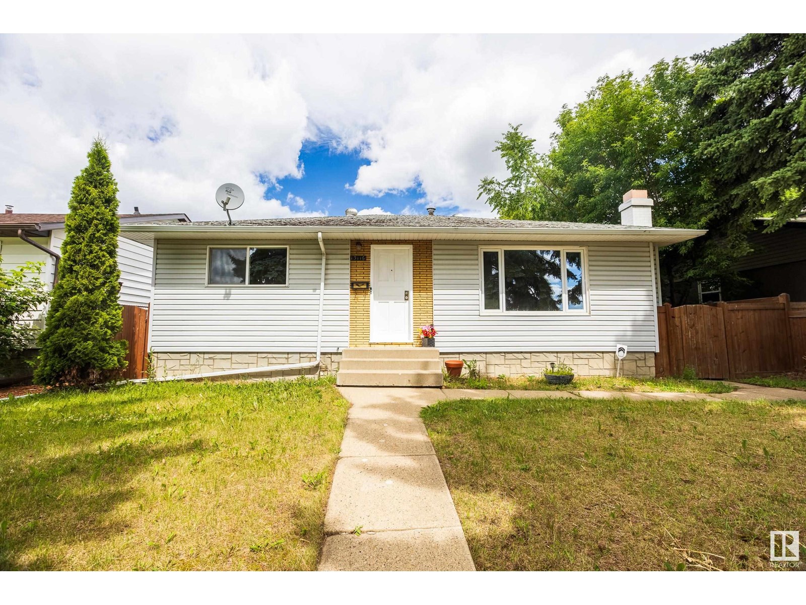 Property at 13116 136 AV NW image 3
