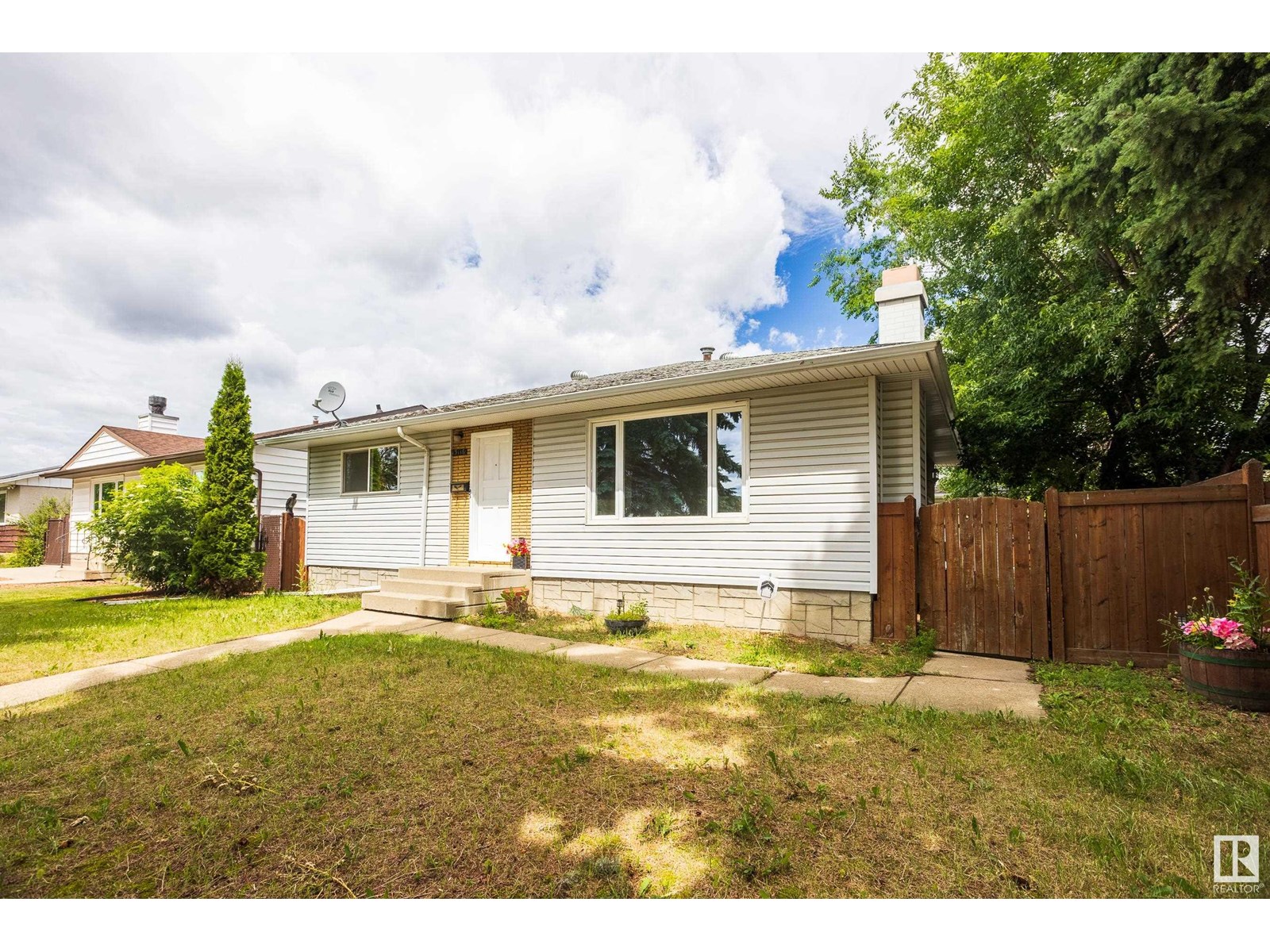Property at 13116 136 AV NW image 4