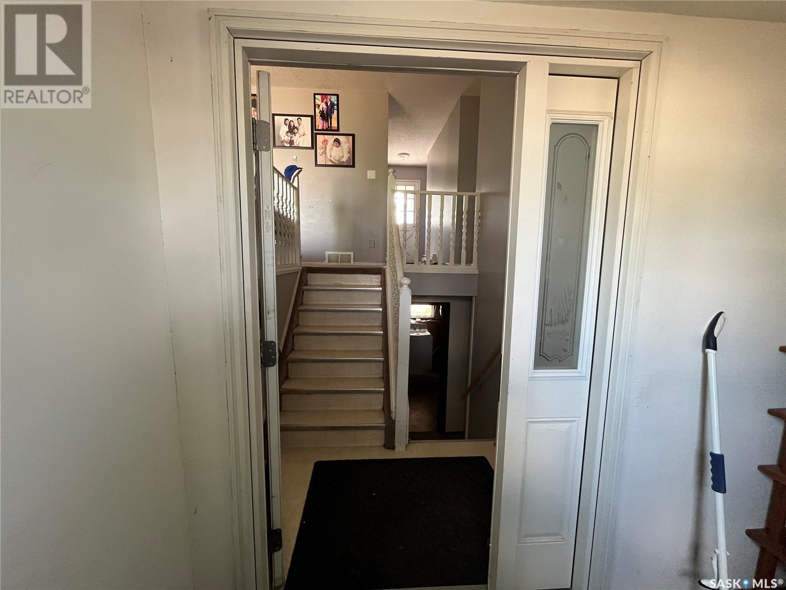 234 1a Avenue, St. Walburg, Saskatchewan  S0M 2T0 - Photo 2 - SK009285