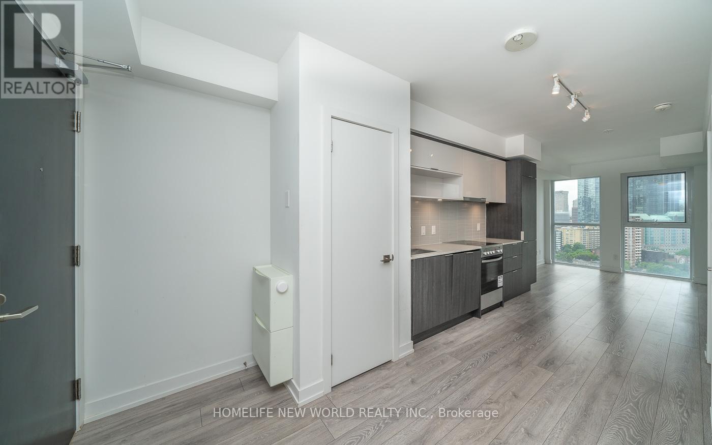 1811 - 159 Wellesley Street E, Toronto, Ontario  M4Y 0H5 - Photo 3 - C12286895