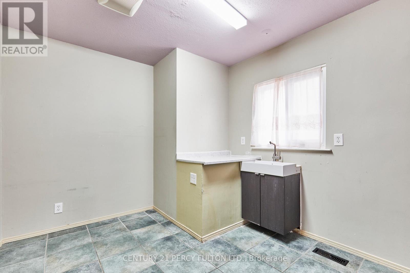 931 Liverpool Road, Pickering, Ontario  L1W 1S7 - Photo 36 - E12286902