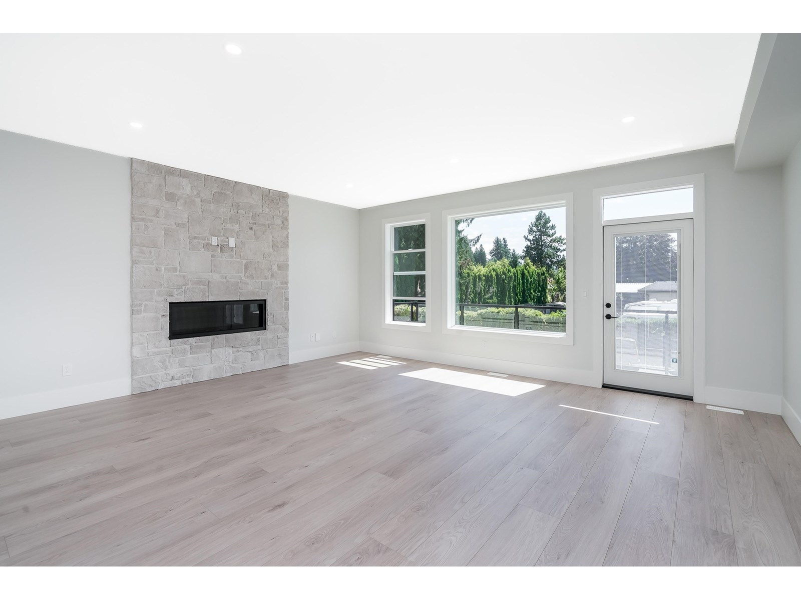 Property at 34059 WOODBINE STREET image 5