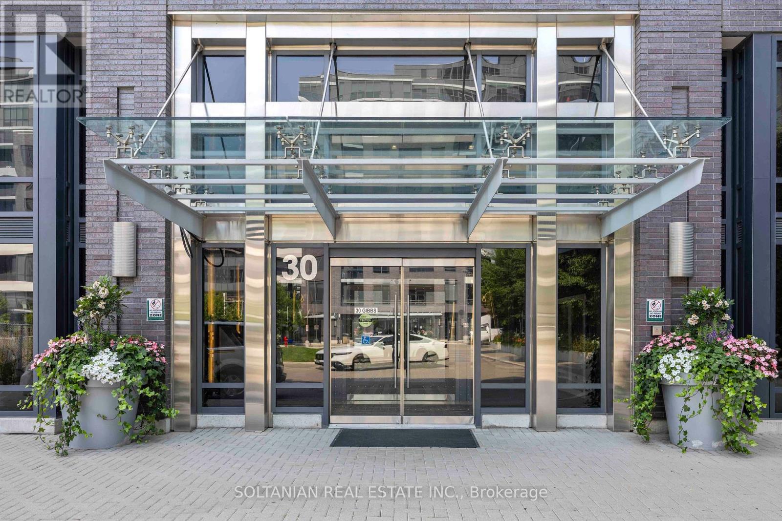 1307 - 30 Gibbs Road, Toronto, Ontario  M9B 6L6 - Photo 2 - W12286843