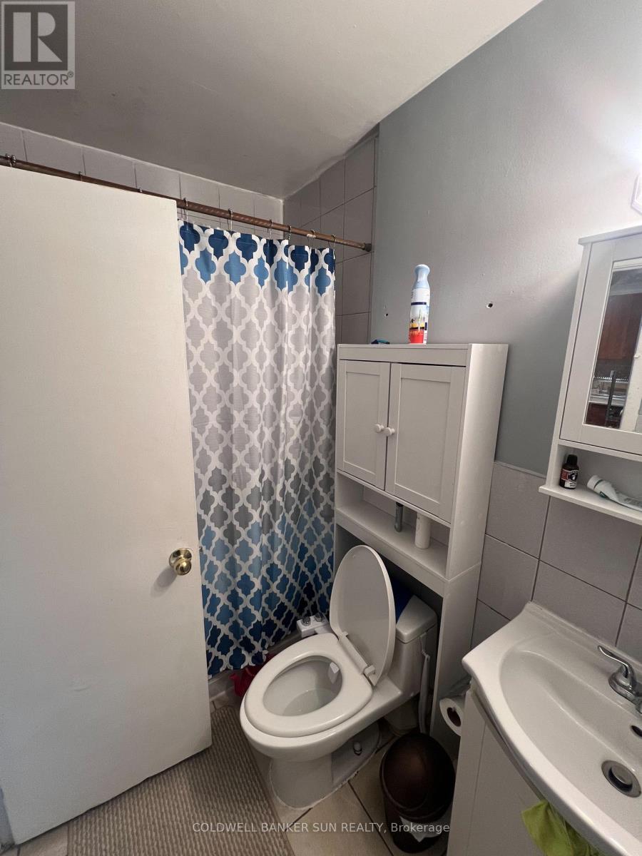 7066 Airport Road, Mississauga (Malton), Ontario  L4T 2G8 - Photo 11 - W12286875