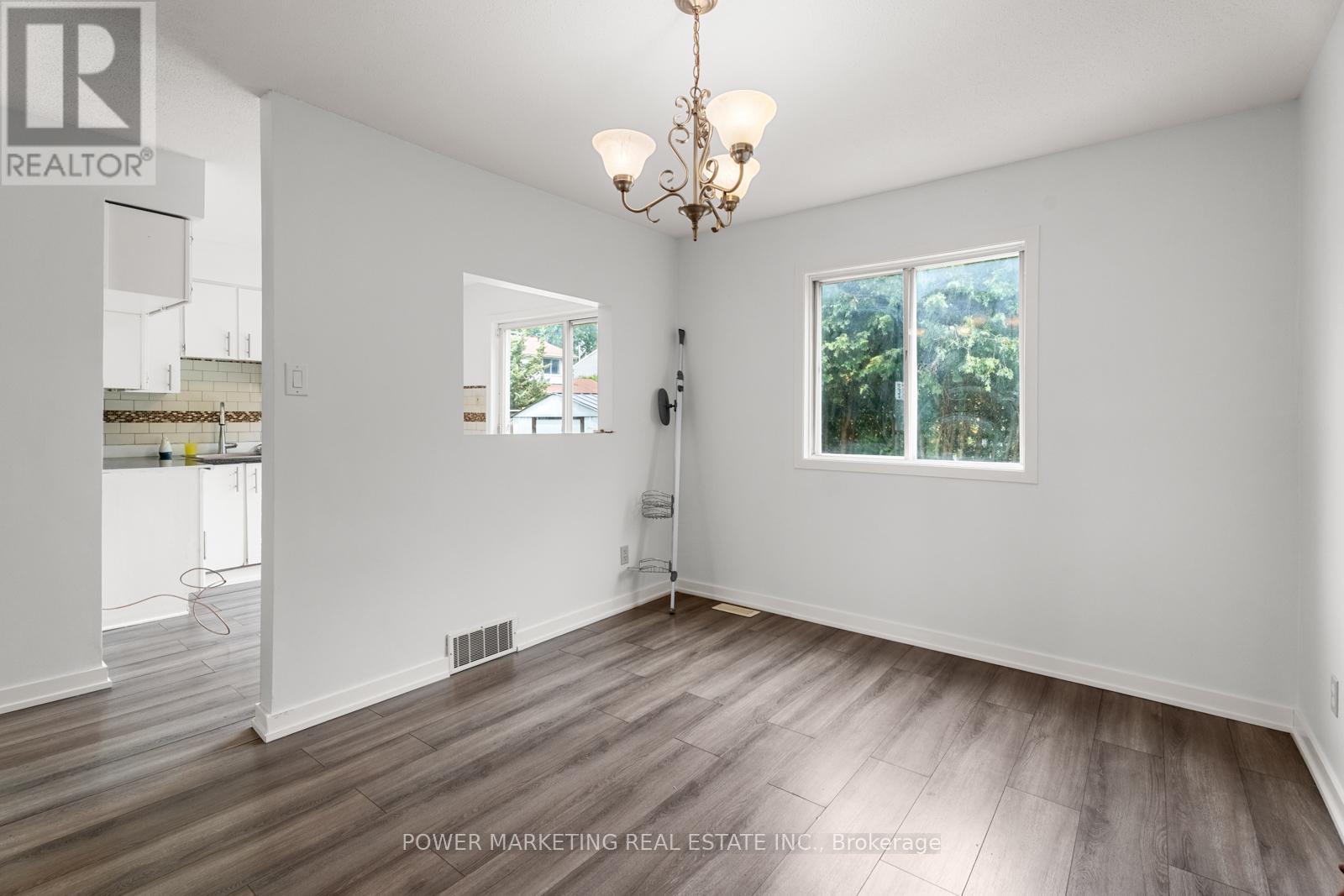 1631 Saxony Crescent, Ottawa, Ontario  K1B 5K8 - Photo 14 - X12274516