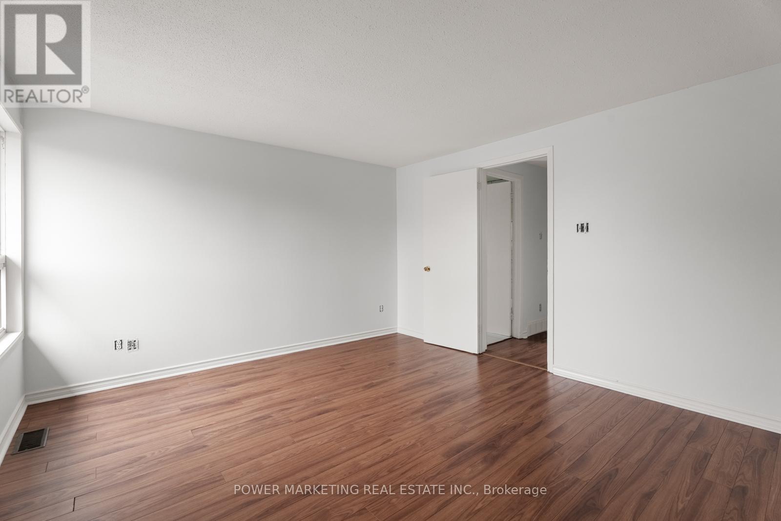 1631 Saxony Crescent, Ottawa, Ontario  K1B 5K8 - Photo 20 - X12274516