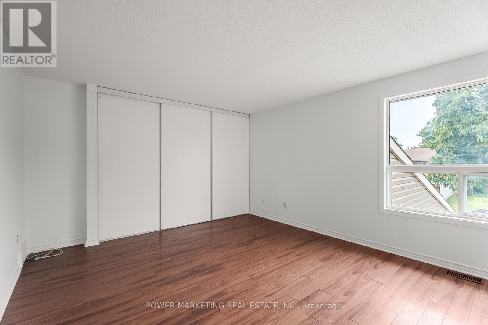 1631 Saxony Crescent, Ottawa, Ontario  K1B 5K8 - Photo 19 - X12274516