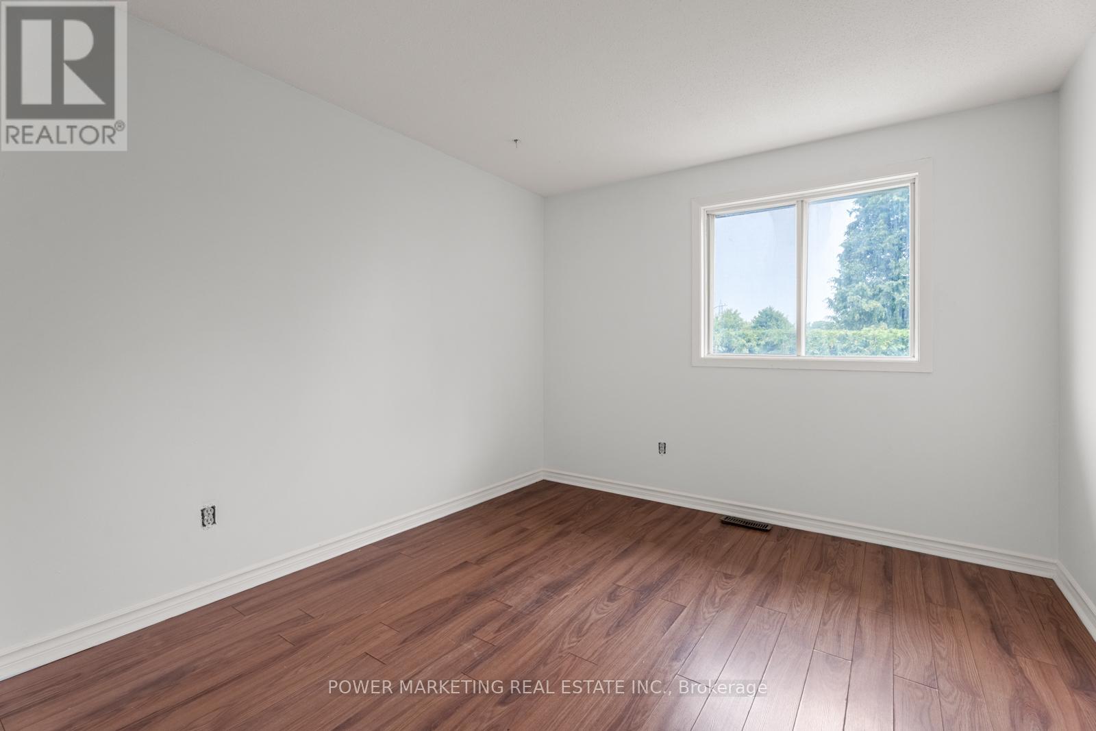 1631 Saxony Crescent, Ottawa, Ontario  K1B 5K8 - Photo 23 - X12274516