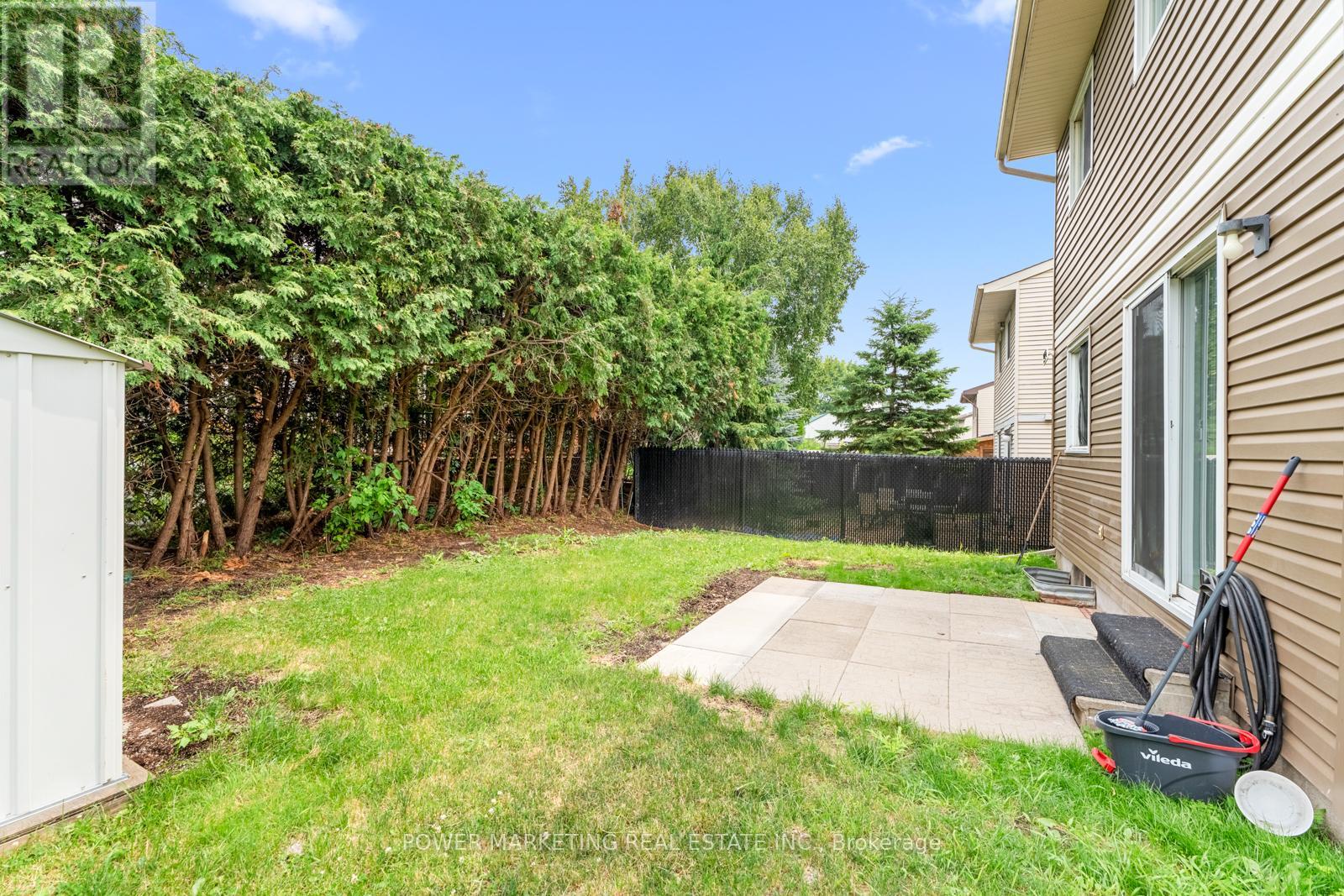1631 Saxony Crescent, Ottawa, Ontario  K1B 5K8 - Photo 32 - X12274516
