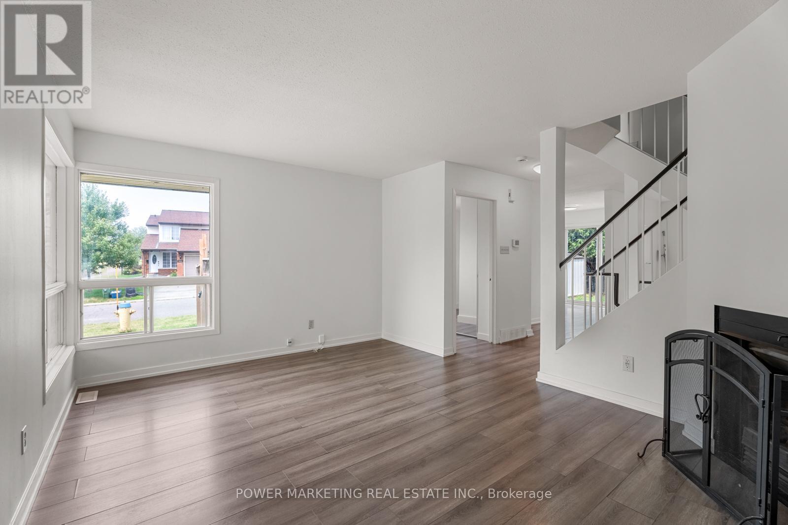 1631 Saxony Crescent, Ottawa, Ontario  K1B 5K8 - Photo 9 - X12274516