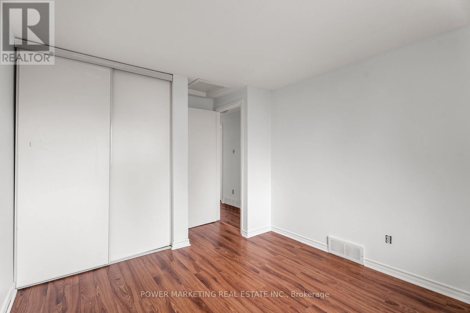 1631 Saxony Crescent, Ottawa, Ontario  K1B 5K8 - Photo 26 - X12274516