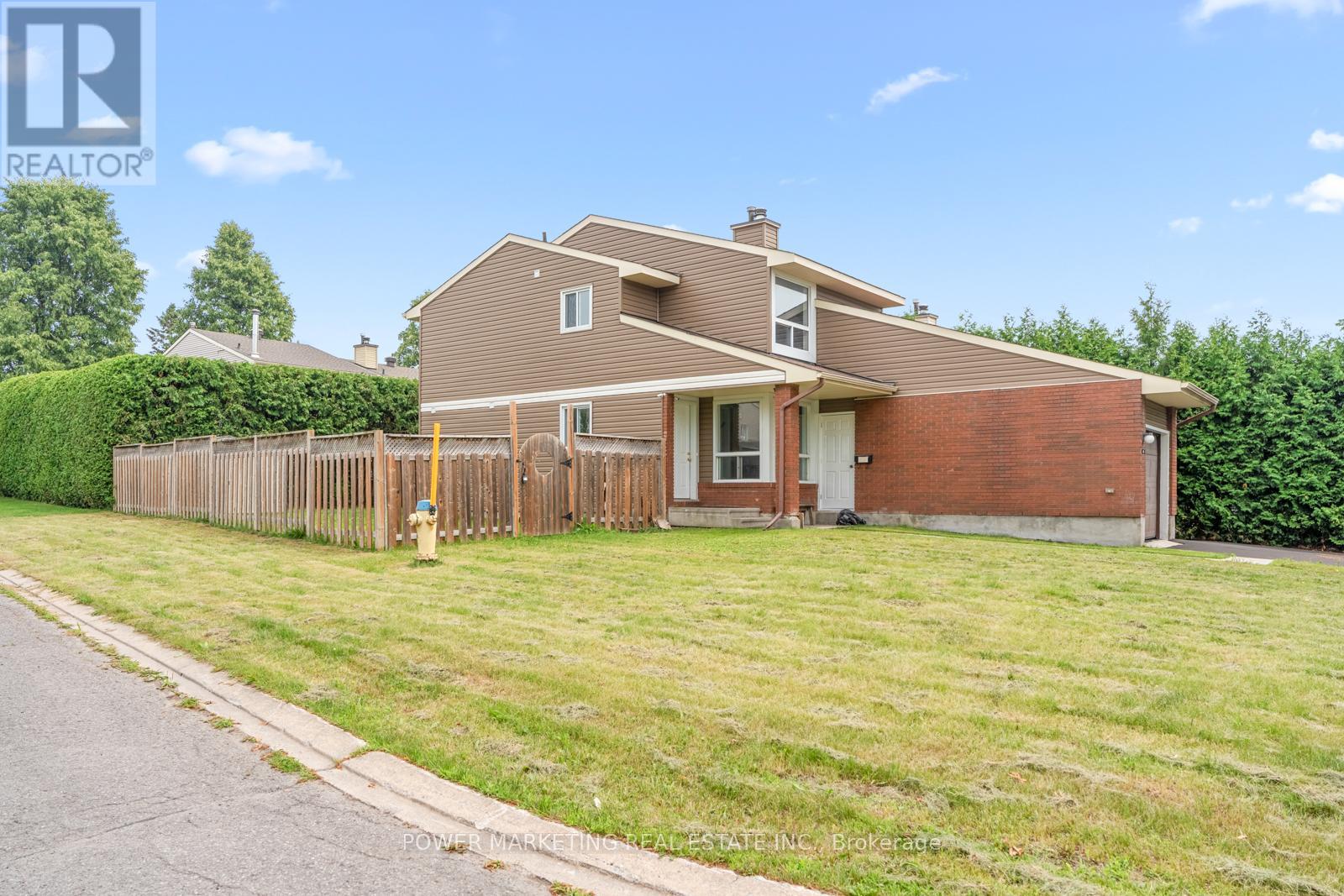 Property at 1631 SAXONY CRESCENT image 3