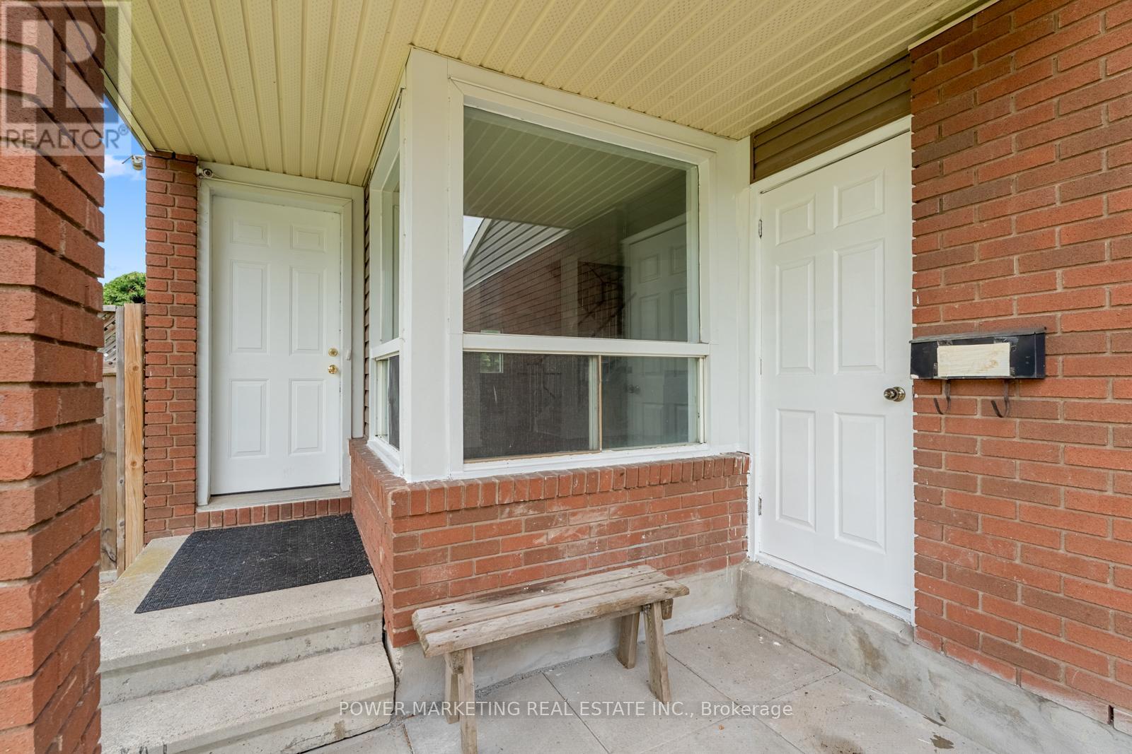 Property at 1631 SAXONY CRESCENT image 4