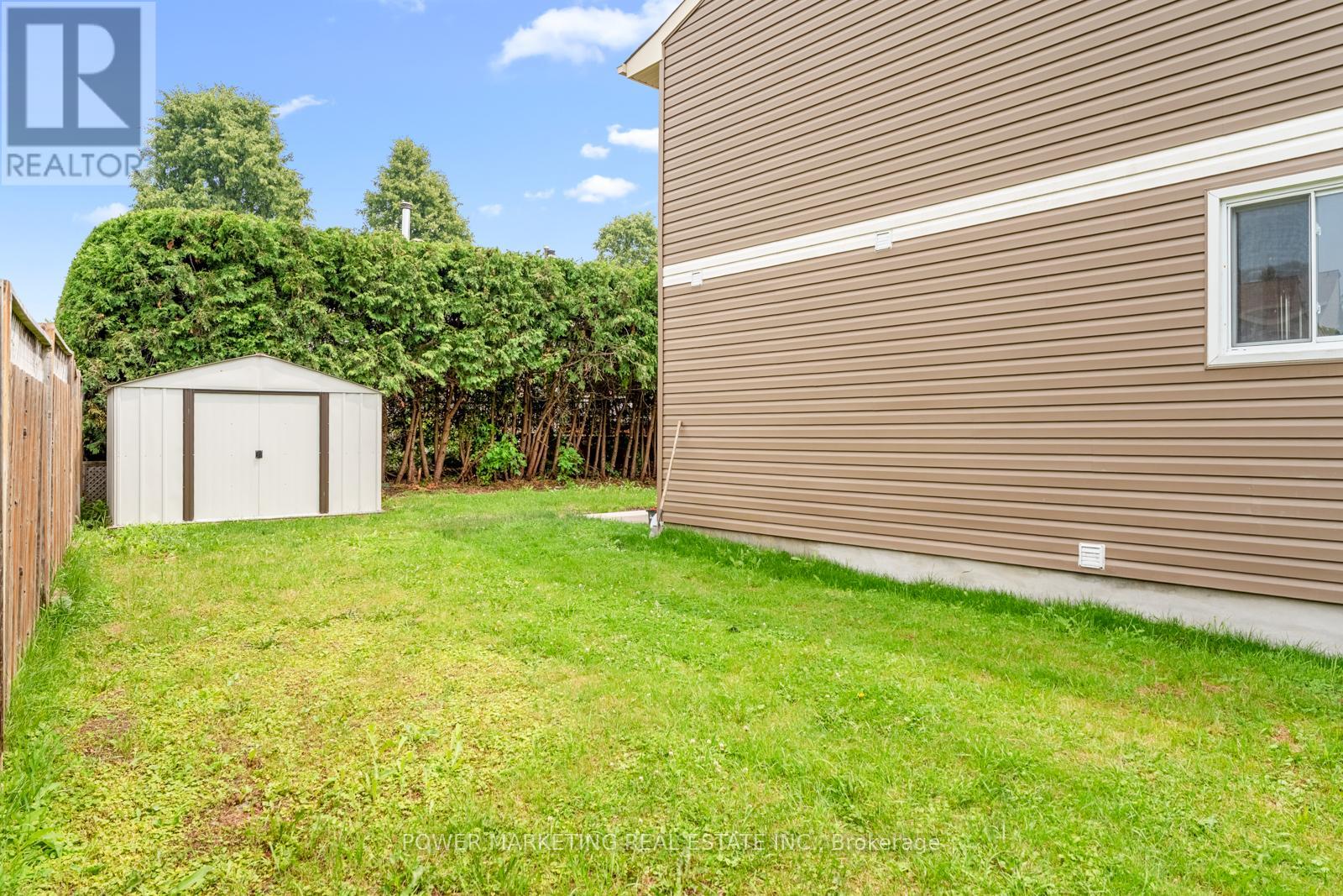 1631 Saxony Crescent, Ottawa, Ontario  K1B 5K8 - Photo 33 - X12274516