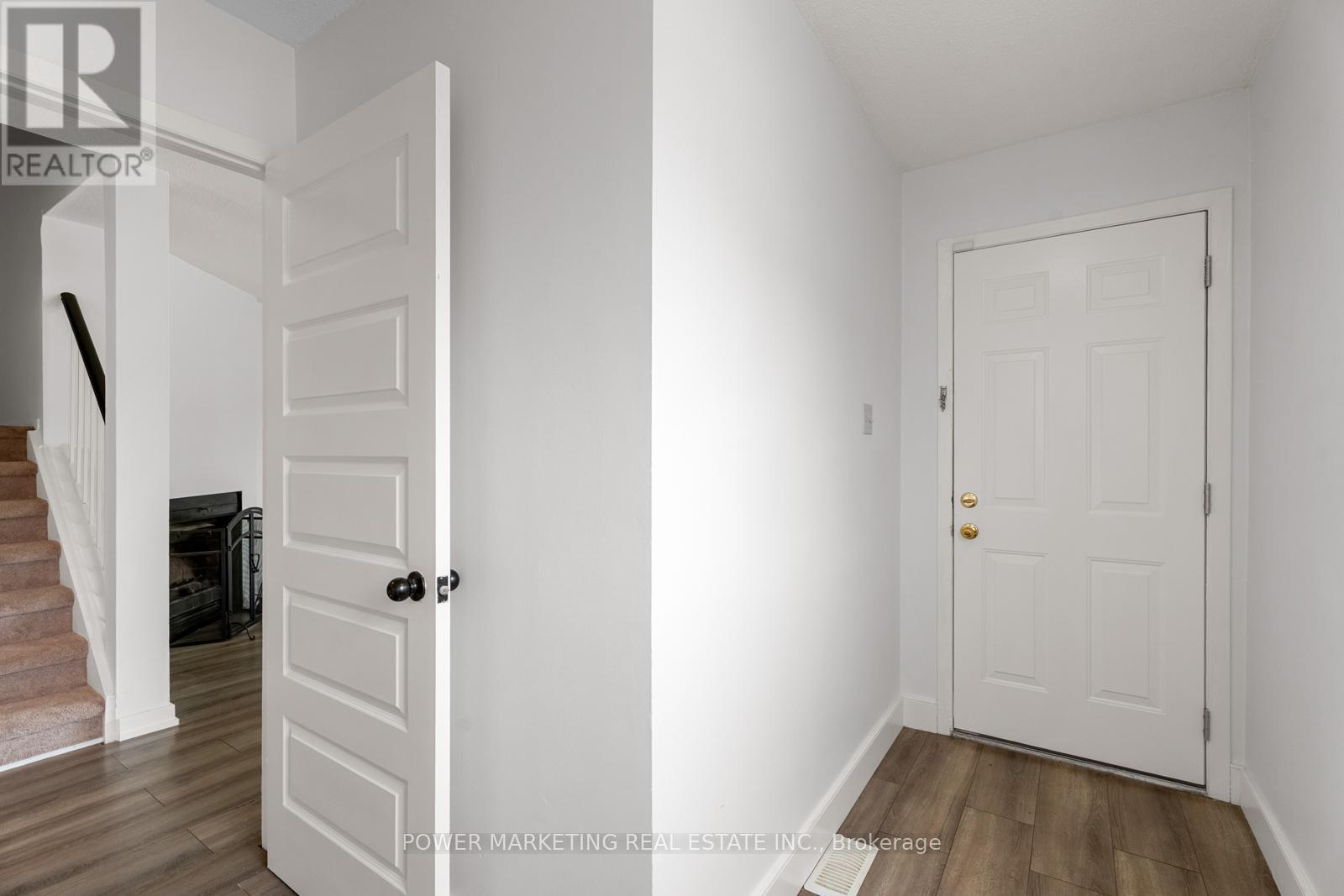 Property at 1631 SAXONY CRESCENT image 5
