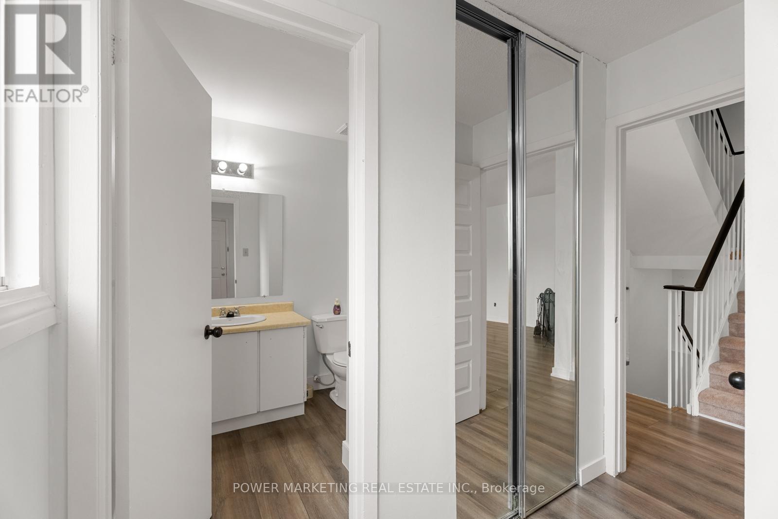 1631 Saxony Crescent, Ottawa, Ontario  K1B 5K8 - Photo 6 - X12274516