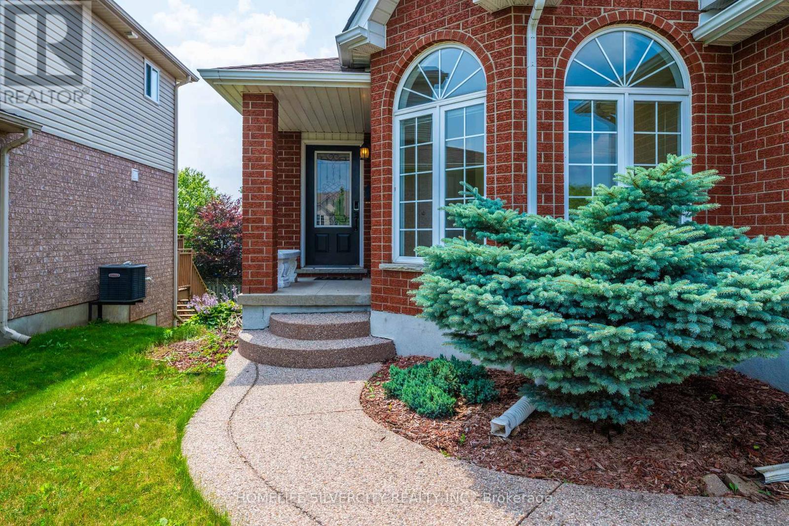 Property at 276 WATSON PARKWAY N image 3