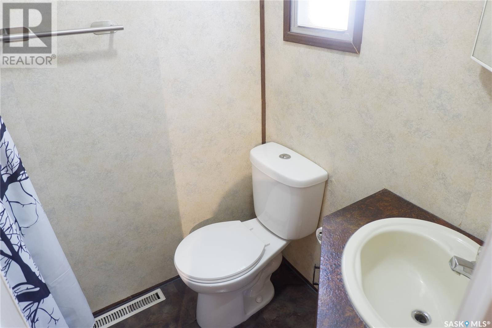 67 Sunrise Estates, Assiniboia, Saskatchewan  S0H 0B0 - Photo 11 - SK012702
