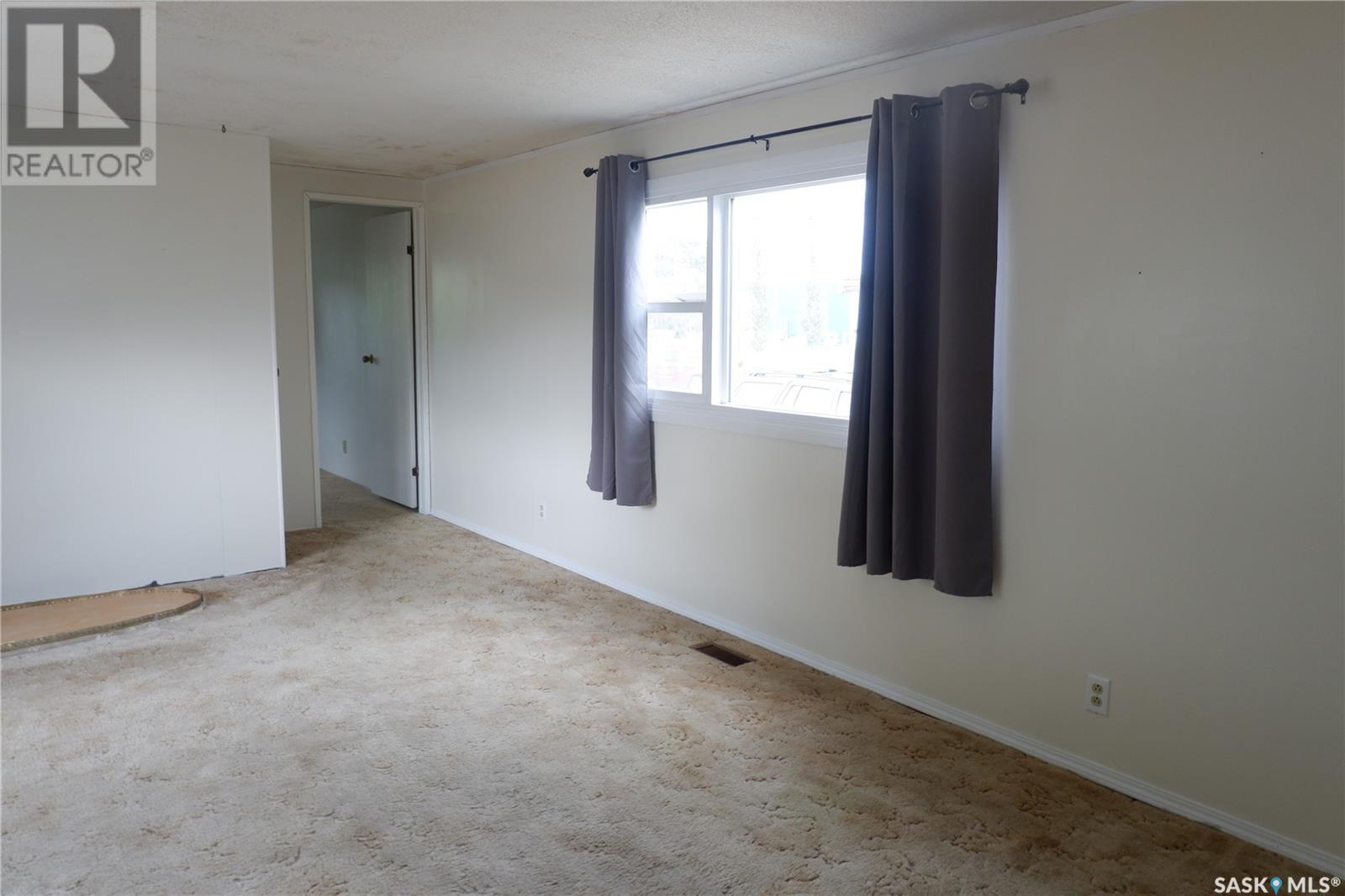67 Sunrise Estates, Assiniboia, Saskatchewan  S0H 0B0 - Photo 6 - SK012702