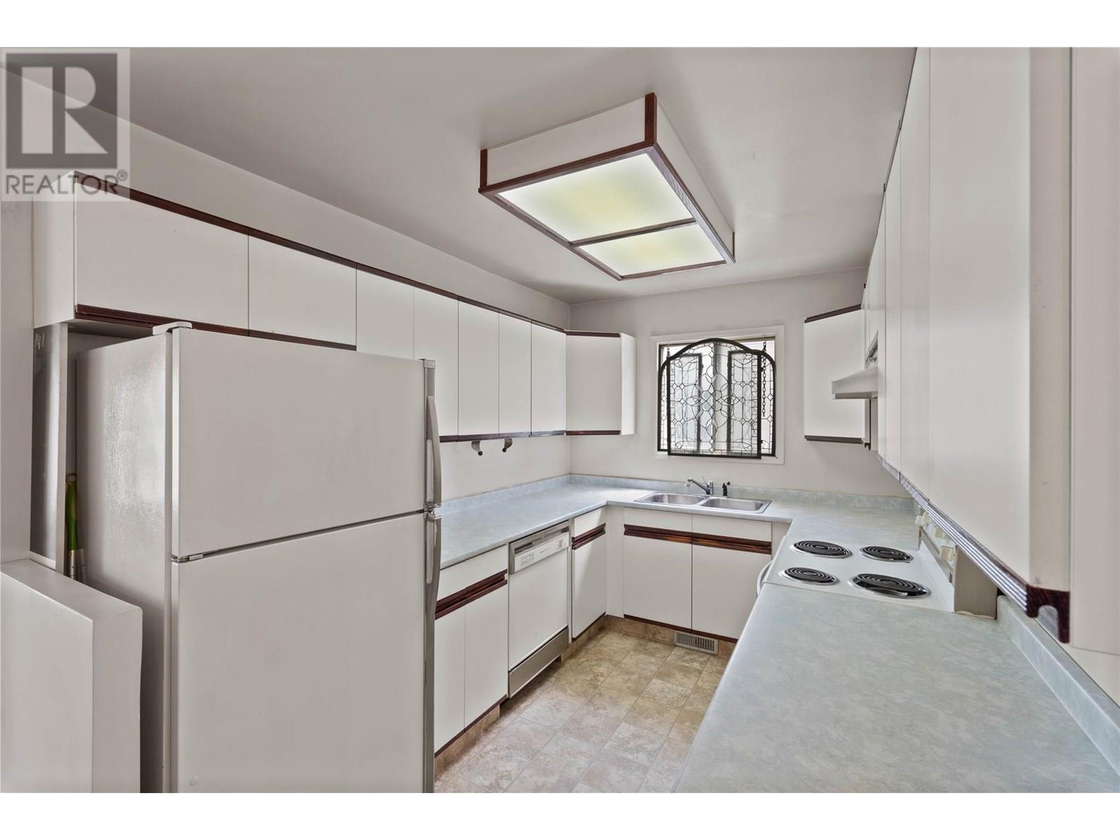 Property at 1629 Spartan Place image 3