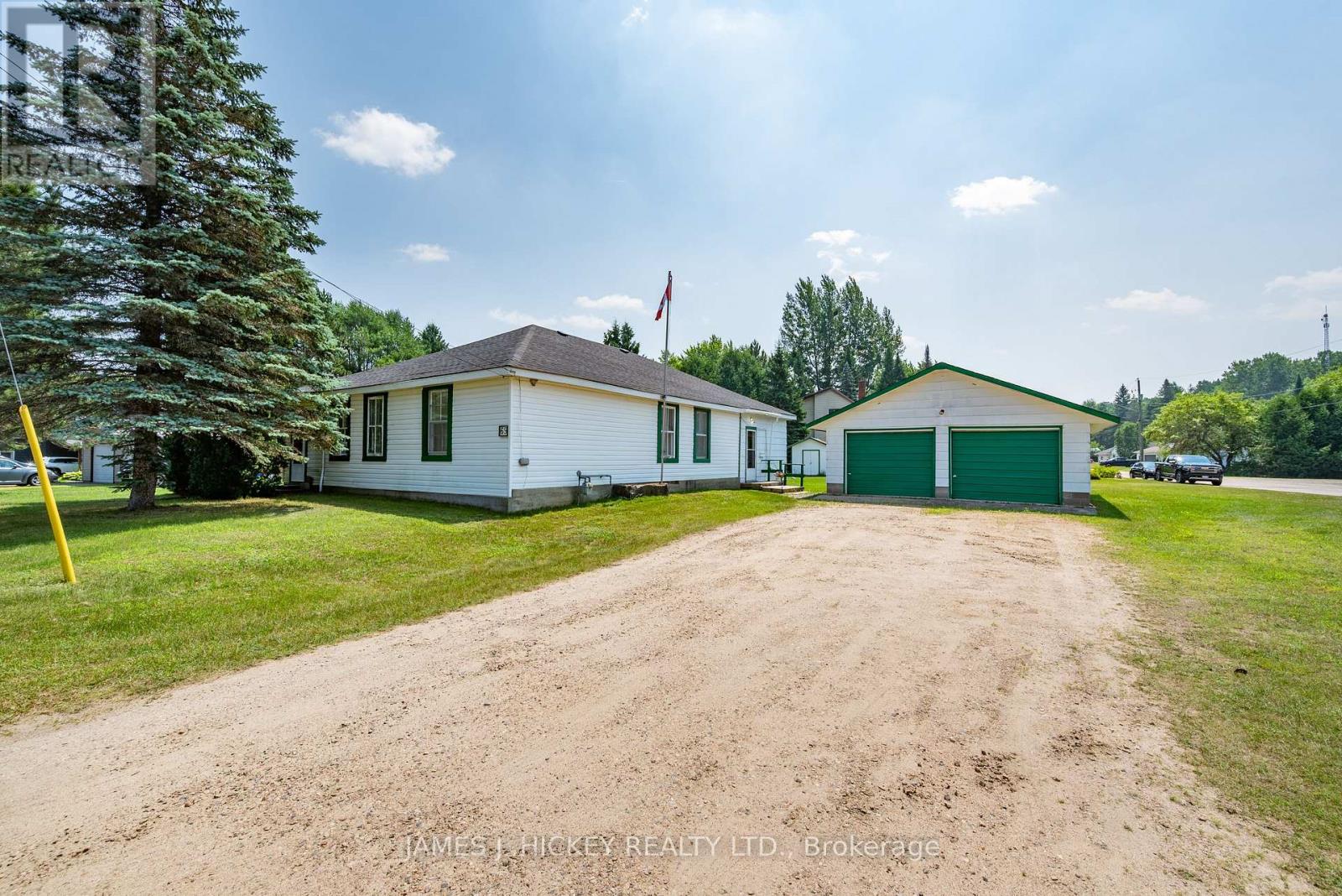 69 MAIN STREET, Laurentian Hills, Ontario