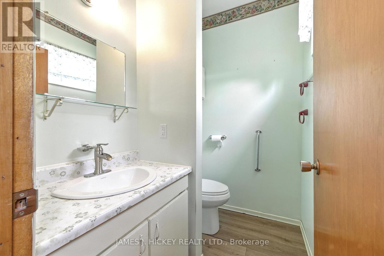 69 Main Street, Laurentian Hills, Ontario  K0J 1J0 - Photo 21 - X12286945