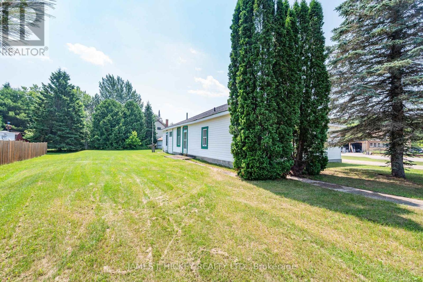 69 Main Street, Laurentian Hills, Ontario  K0J 1J0 - Photo 27 - X12286945