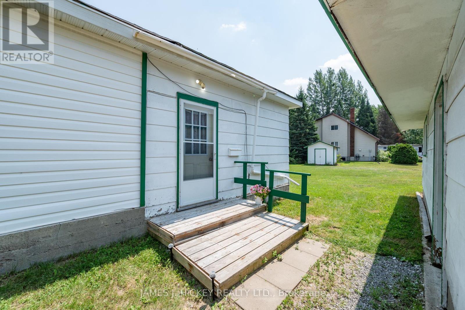 69 Main Street, Laurentian Hills, Ontario  K0J 1J0 - Photo 29 - X12286945