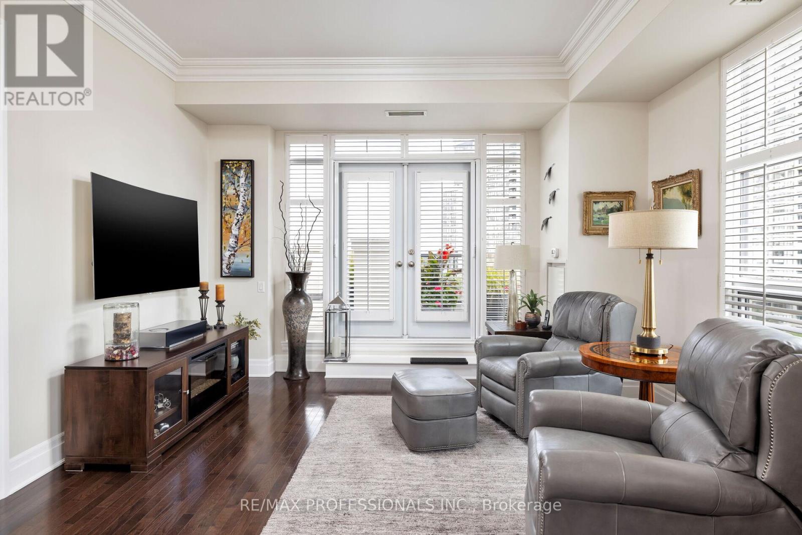 Property at LPH7 - 9 BURNHAMTHORPE CRESCENT image 2