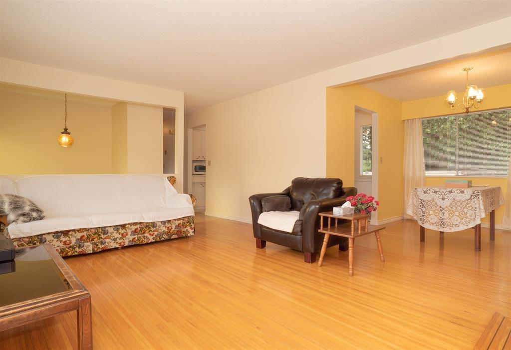 Property at 7451 113 STREET image 3