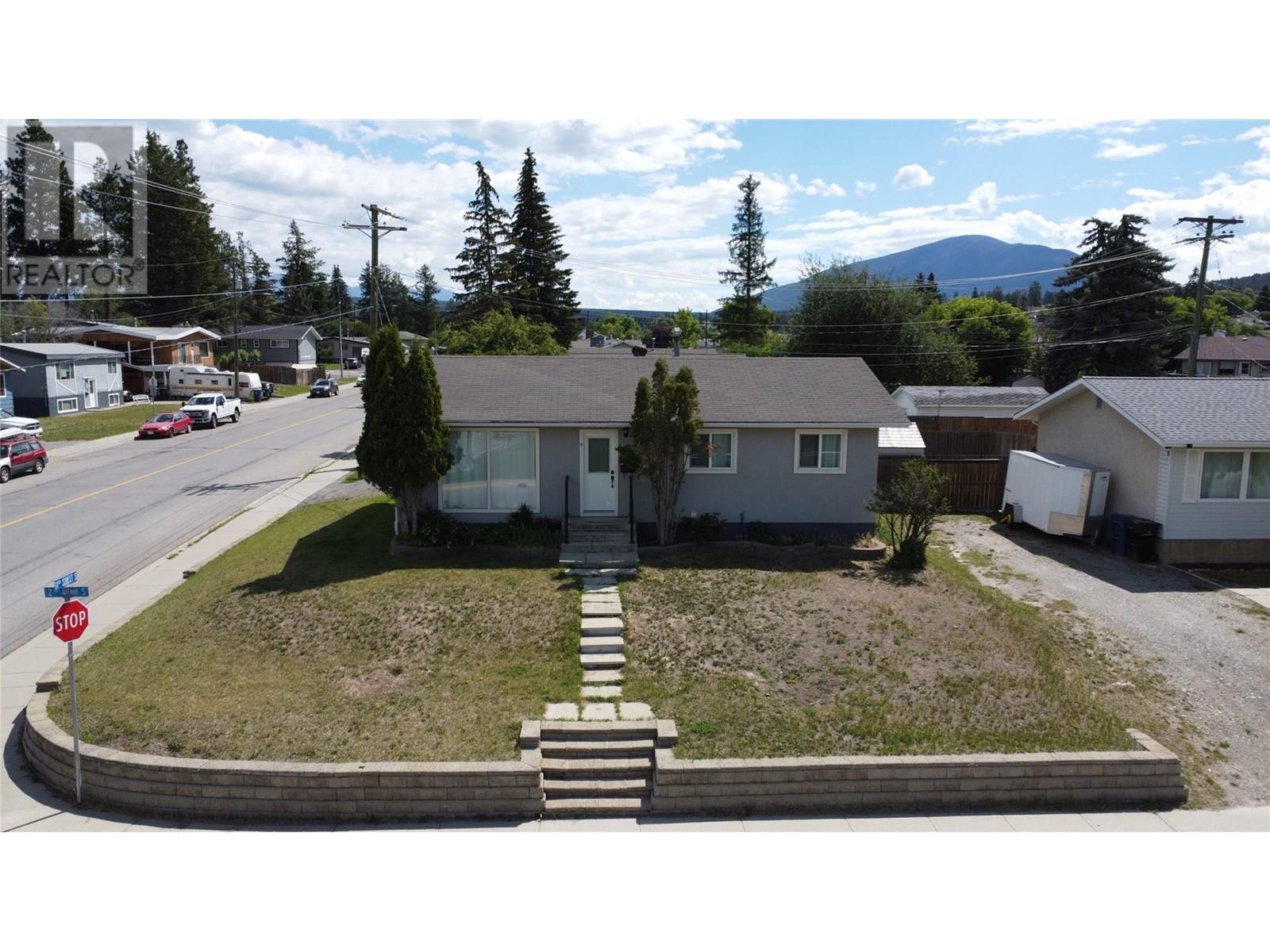 1100 2nd Avenue S, Cranbrook, British Columbia  V1C 2B3 - Photo 2 - 10355991