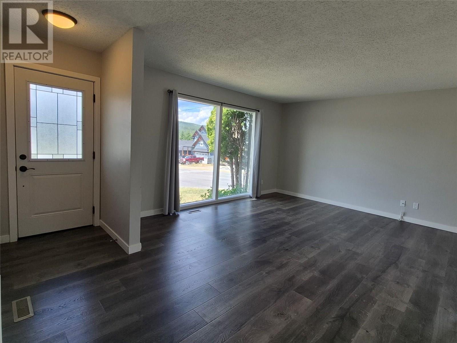 1100 2nd Avenue S, Cranbrook, British Columbia  V1C 2B3 - Photo 4 - 10355991