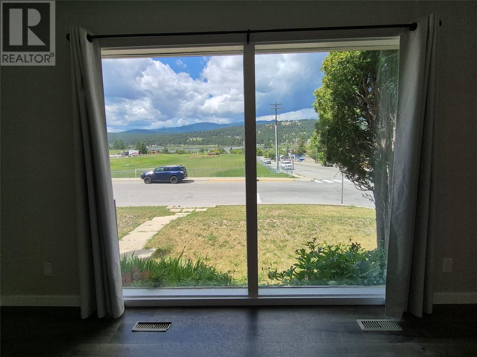 1100 2nd Avenue S, Cranbrook, British Columbia  V1C 2B3 - Photo 3 - 10355991