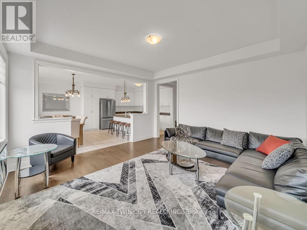 Property at 140 BLOOMFIELD CRESCENT image 3