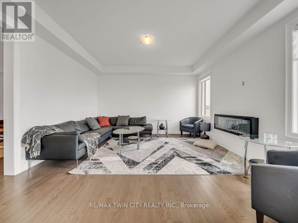 Property at 140 BLOOMFIELD CRESCENT image 4