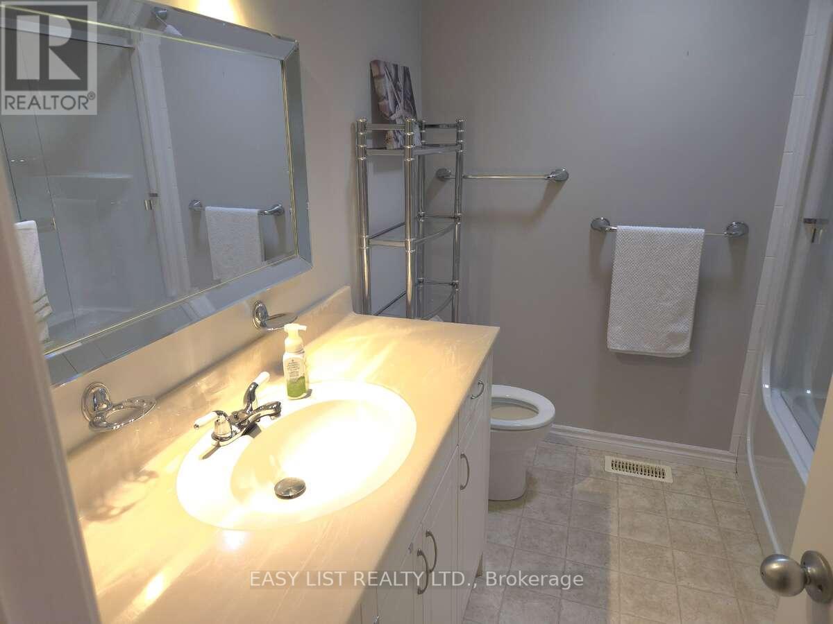 4335 Bluepoint Drive, Plympton-Wyoming, Ontario  N0N 1J6 - Photo 21 - X12286959