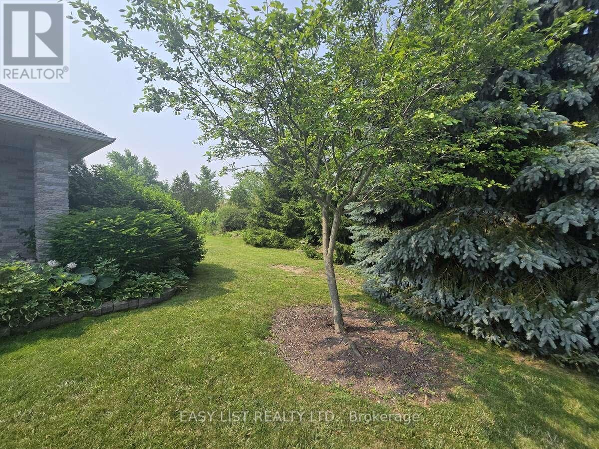 4335 Bluepoint Drive, Plympton-Wyoming, Ontario  N0N 1J6 - Photo 9 - X12286959