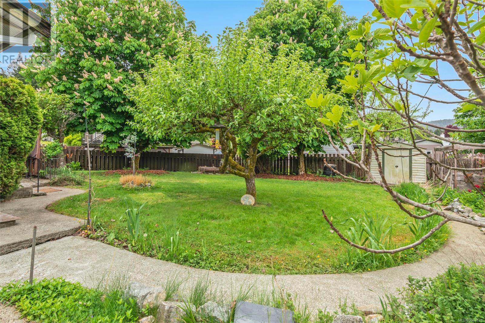 Property at 2210 Hamilton Dr image 5